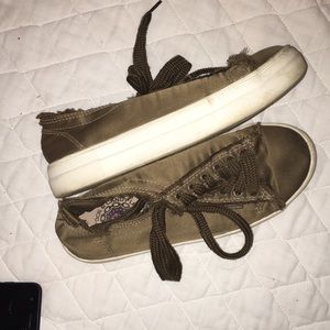 Shoes shoes shoes